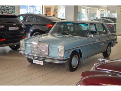 Mercedes 220 /8 Berlina